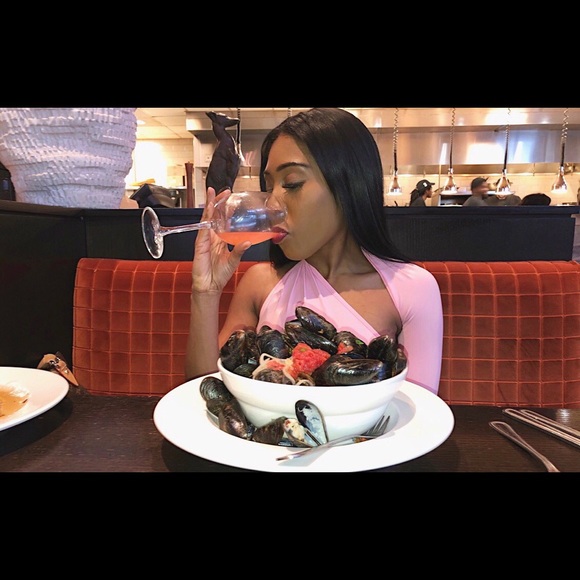 Meet your Posher, Raya - Picture 1 of 1